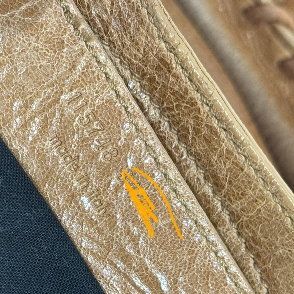 WOMEN'S LE CITY BAG IN CAMEL - Picture 9 of 13